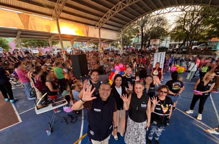 Miles de niñas y niños celebran su día junto a Juan Carlos Barragán en Morelia