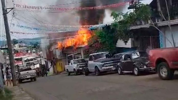 INCENDIO-CONSUME-VIVIENDA