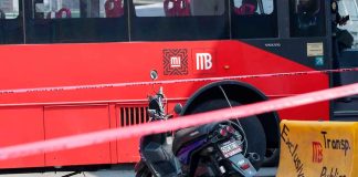 Joven mecánico muere aplastado por un Metrobús mientras le daba mantenimiento