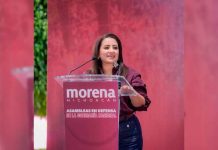 Gladyz Butanda en su presentación oficial como aspirante a candidata de Morena a la gubernatura