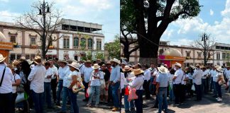 #VIDEO // “No a la reforma”; Movimiento del Sombrero protesta frente al Centro Histórico en Morelia