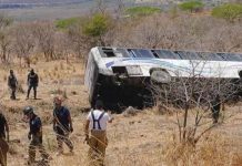 Volcadura de autobús turístico en Nayarit deja 11 muertos y al menos 16 lesionados