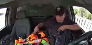 #VIDEO // Robo de camioneta con relojes tras salir de la aduana del AIFA; delincuente cubre la cámara