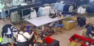 #VIDEO // Niño muere sepultado bajo la ropa que su madre apilaba en el trabajo