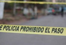 Sujeto de 25 años asesina a tiros a sus padres y deja en estado crítico a su bebé de 7 meses
