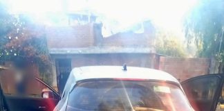 Hallan a dos hombres y una mujer ejecutados dentro de vehículo en el municipio de Pátzcuaro