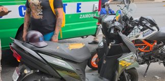 Joven sufre accidente de moto en la avenida Juárez de Zamora