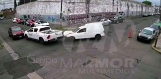 #VIDEO// Choque en la zona de la Monumental en Morelia deja tres vehículos involucrados
