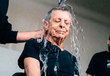César Bono se bautiza como cristiano a los 75 años y pide por su salud