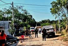 Discusión de hermanos termina con un muerto a balazos y un herido por arma blanca, en Lázaro Cárdenas