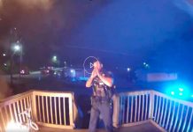 #VIDEO//¡Es un héroe! Policía derriba puerta en llamas y salva a madre y sus dos hijos en Tennessee