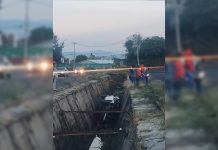 Auto cae a canal pluvial en la entrada a Metrópolis II, en Tarímbaro; hay un lesionado