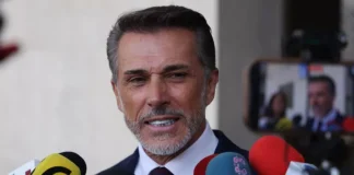 Sergio Mayer presenta renuncia irrevocable a Morena y solicita baja del padrón