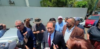 Leonel Godoy comparece ante la FGE por caso Carlos Manzo; afirma que su testimonio aporta poco