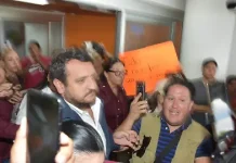 #Video || Manifestantes toman aeropuerto de Chihuahua para protestar contra visita de Andy López Beltrán