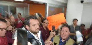 #Video || Manifestantes toman aeropuerto de Chihuahua para protestar contra visita de Andy López Beltrán