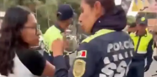 Mujer policía golpea a una menor tras operativo de tránsito