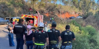 Localizan cadáver sin brazos en un barranco, en la carretera Uruapan-El Sabino