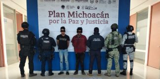 Ejército Mexicano, Guardia Nacional y Guardia Civil detuvieron a 2 personas y aseguraron armamento en el municipio de Tangamandapio, Mich.
