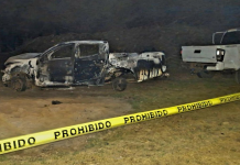Hallan 5 cuerpos y vehículos calcinados tras agresión a policías