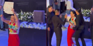 #VIDEO // Regidora de Morena irrumpe en homenaje a Isabel Díaz Ayuso en Aguascalientes