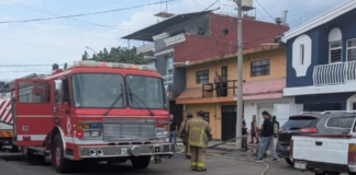 Se registra incendio de vivienda en la colonia Revolución, en Uruapan