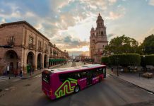 Proyecta Bedolla ampliación de la ruta del Morebús hasta el Mercado Independencia