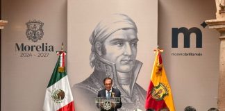 Enrique Ramírez Villalón recibe presea “Generalísimo Morelos”