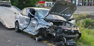 Mujer fallece en choque vehicular sobre la Morelia-Pátzcuaro; hay un herido