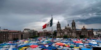 Muere maestro de la CNTE durante plantón en el centro histórico de la CDMX
