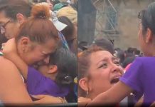 VIDEO | Madre e hija que no consiguieron boletos lloran al lograr conocer a BTS en el Zócalo