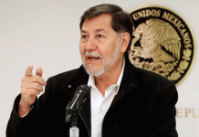 El senador de la República Fernández Noroña cuestionó la salida de los exfuncionarios de Sinaloa a Estados Unidos