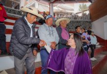Desde Janitzio, Gladyz Butanda escucha a pobladores para construir agenda territorial