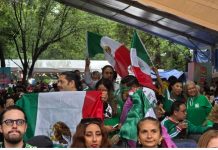 Sin importar la lluvia la afición de la Selección Mexicana se reúne en el Jalo Futbolero