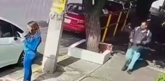 #VIDEO // Captan violento asalto a una mujer frente a secundaria en Guadalajara
