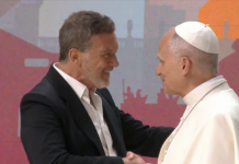 Antonio Banderas causa furor en su cita con el papa León XIV: “He sido víctima del hechizo de Dios”