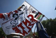 CNTE levanta el plantón Tras casi tres semanas de protestas, maestros se retiran del Zócalo capitalino