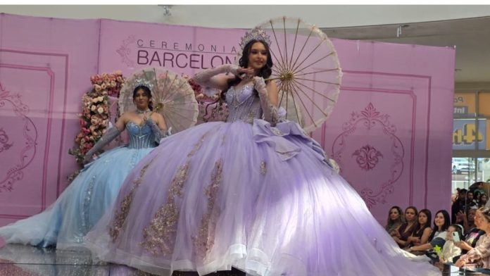 Colección 2027 de Ceremonias Barcelona deslumbra con brillo y estilo de princesa