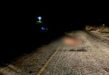 Abandonan cadáver baleado en la carretera Apatzingán – Presa del Rosario