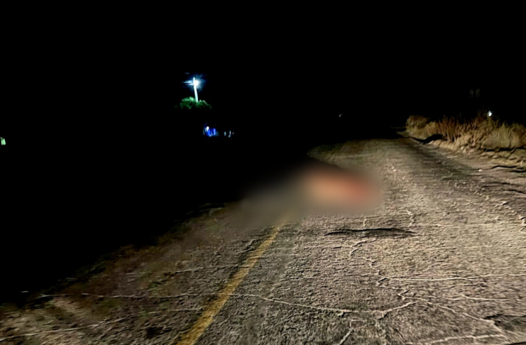 Abandonan cadáver baleado en la carretera Apatzingán – Presa del Rosario