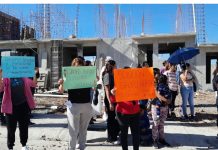 Protestan en Villas del Oriente por falta de agua y daños en viviendas