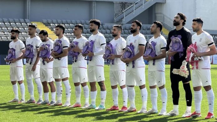 Irán lleva mochilas como símbolo de homenaje durante el Mundial 2026