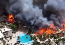 #VIDEO // El paraíso se convirtió en emergencia: incendio obliga a evacuar a miles en hotel de lujo