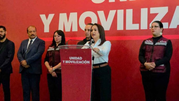 Gladyz-Butanda-presentación-de-Morón-ante-la-FGE