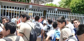 Hospitalizan a alumna tras ser azotada contra las escaleras en secundaria de Guanajuato