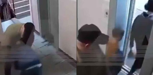 #VIDEO // Hombre da salvaje golpiza a niño de 14 años por tropezar en un elevador en Rusia
