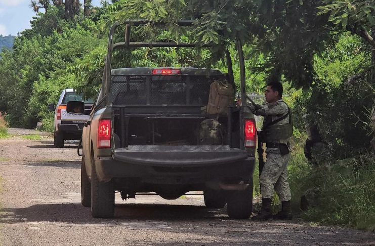 Encuentran cráneo humano en terracería de Parácuaro