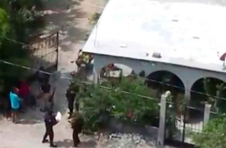Le prenden fuego dentro de su casa a abuelita y le roban 400 mil pesos en Nuevo León