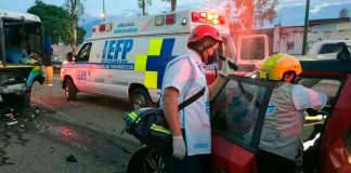 Se registran dos accidentes vehiculares en la avenida Madero Poniente de Morelia; hay un herido