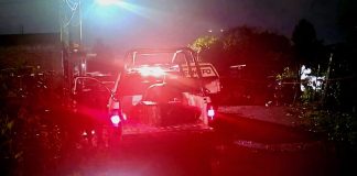 Hallan cadáver encobijado y putrefacto al oriente de Uruapan